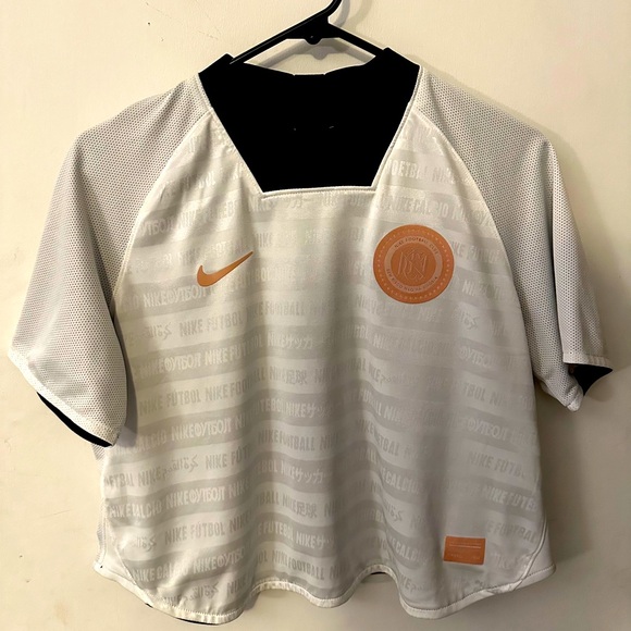 Nike F.C. Cropped Dri-Fit Reversible Soccer Top - Picture 2 of 4